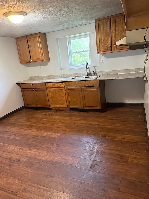 2 bed, 1035 sqft, $1,700 — Photo 3