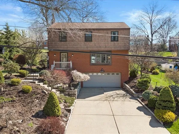 6107 Great Dane Dr, Bethel Park, PA 15102