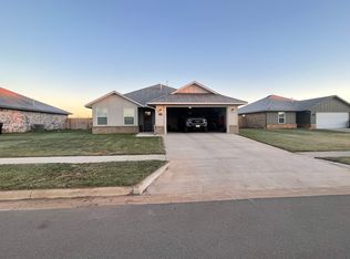 1529 Avalon Dr, Altus, OK 73521