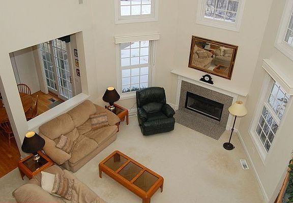VAULTED FAMILY ROOM