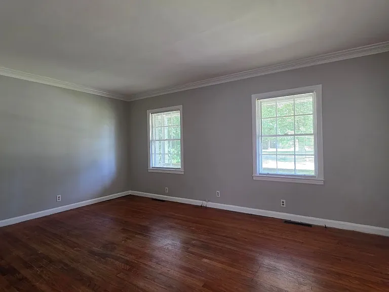 404 Elizabeth Ave — Photo 4