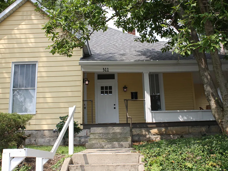 311 E Cottage Grove Ave — Photo 2