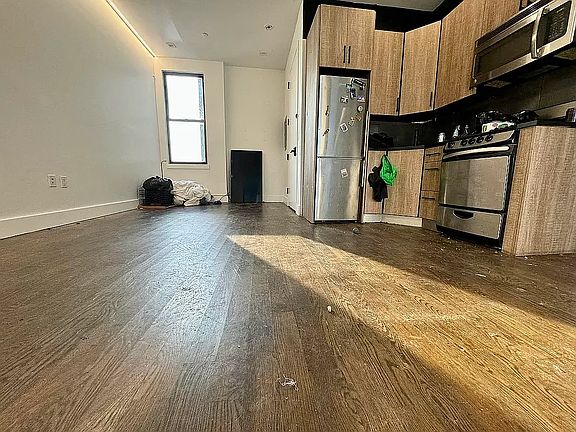 2nd image of 415 Suydam St #2B