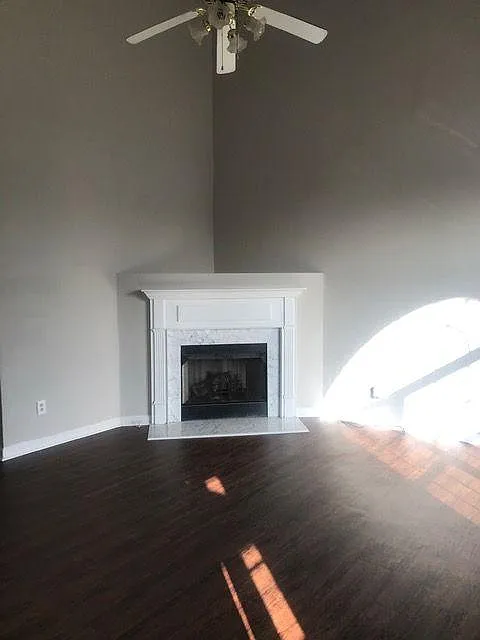 297 Iris Dr — Photo 3