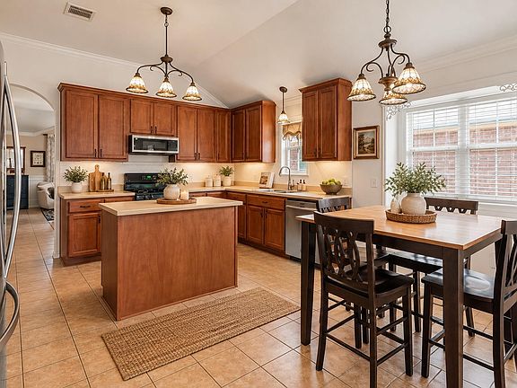 5th image of 1005 Zeus Cir