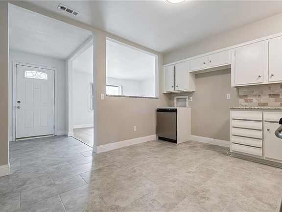 4th image of 12129 Dandridge Dr