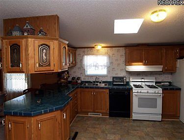 3rd image of 9957 Merlyn Ln