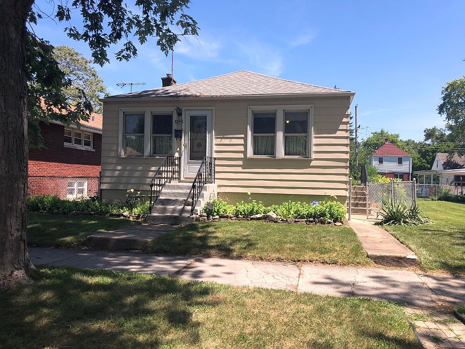 1st image of 13911 S Dearborn St