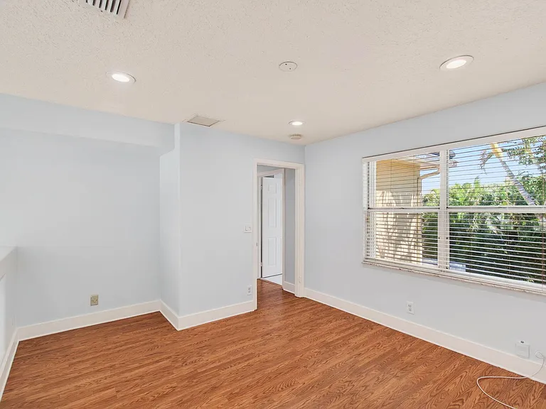 7848 Travlers Tree Dr — Photo 35