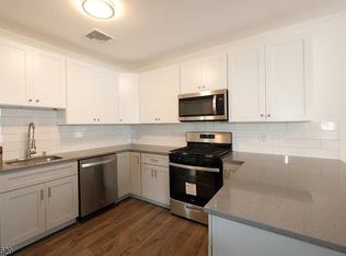 359 N Stiles St, Linden, NJ 07036