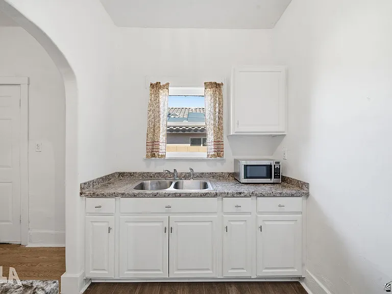 593 S 1st Ave — Photo 8