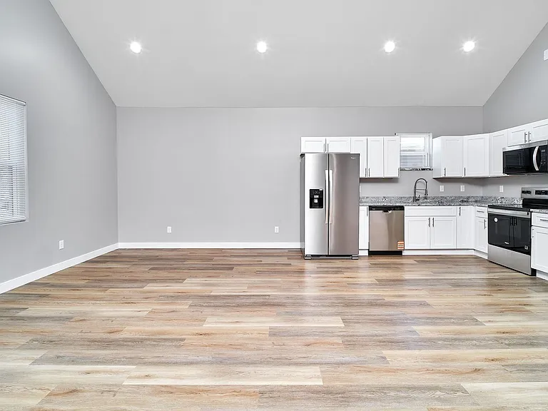 415 N Dequincy St — Photo 9