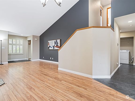 5th image of 9776 Windcove Lane NW