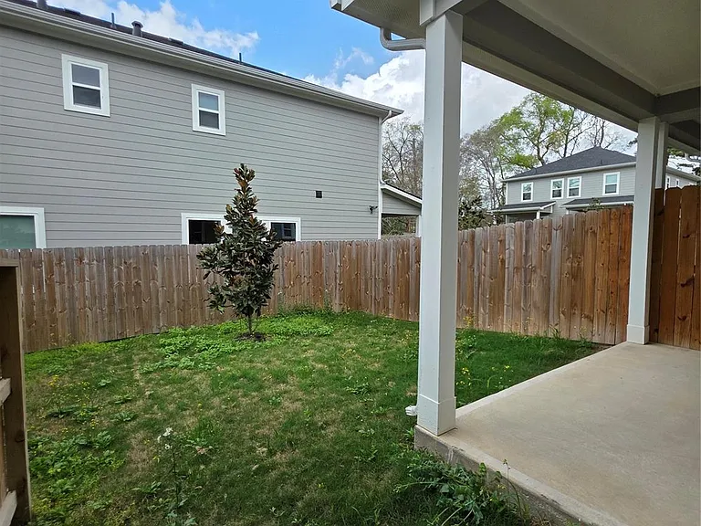 1407 Odd Fellow St #A — Photo 32