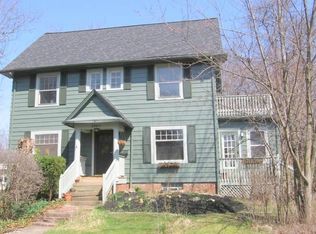 2587 Exeter Rd, Cleveland Heights, OH 44118