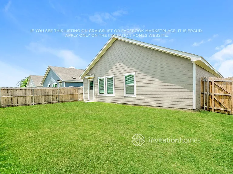 5121 Hidden Treasure Ln — Photo 3