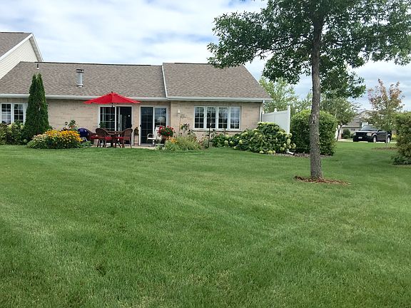 3rd image of 1527 River Pines Dr