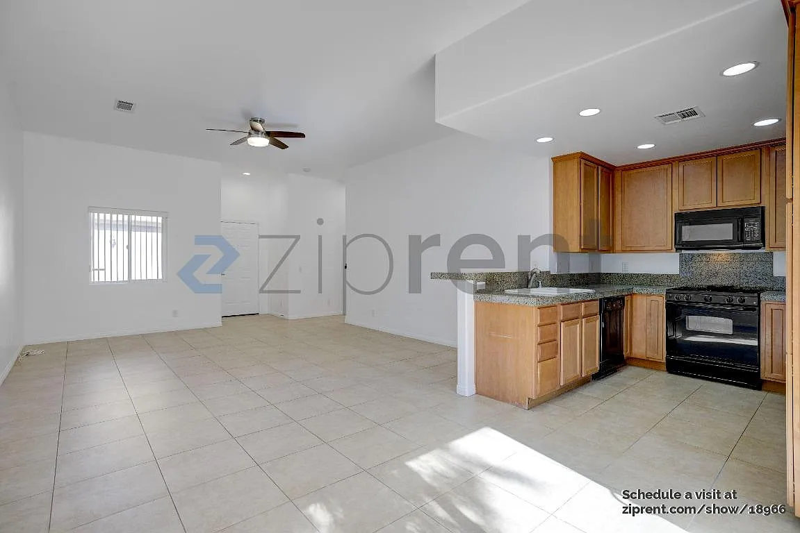 3 bed, 1400 sqft, $2,695 — Photo 1