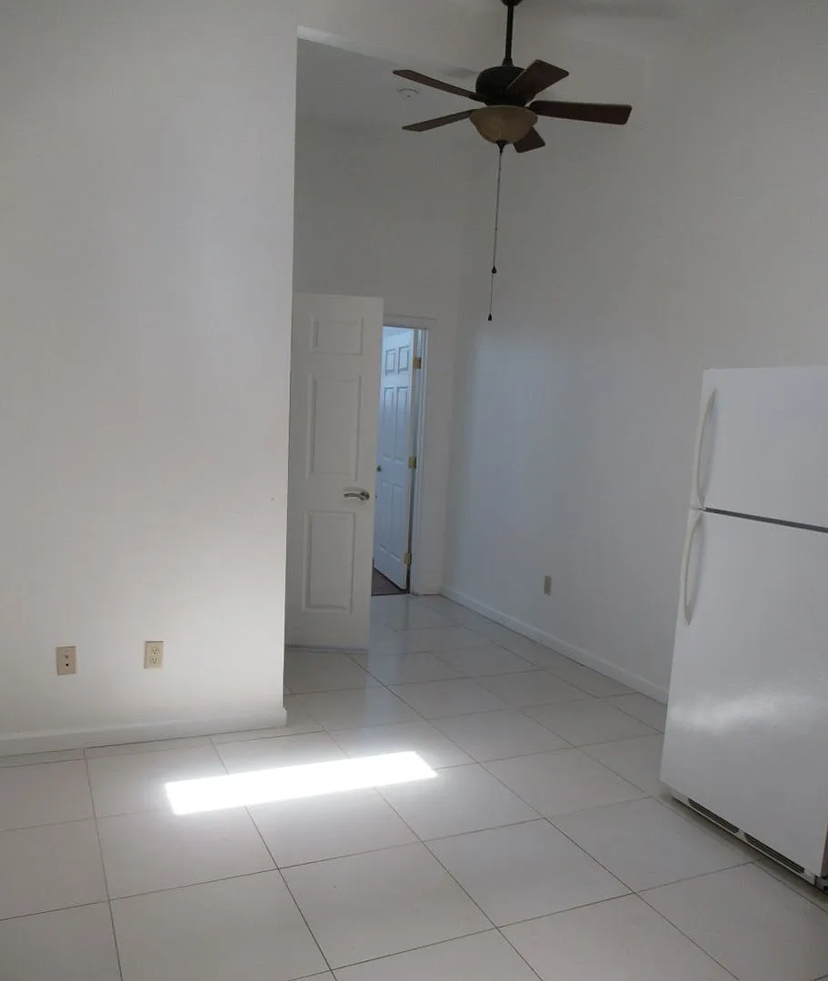 132 W. Sycamore St. — Photo 2