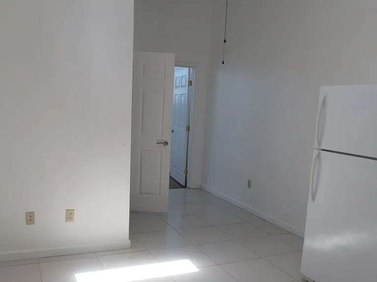 132 W. Sycamore St. — Photo 2