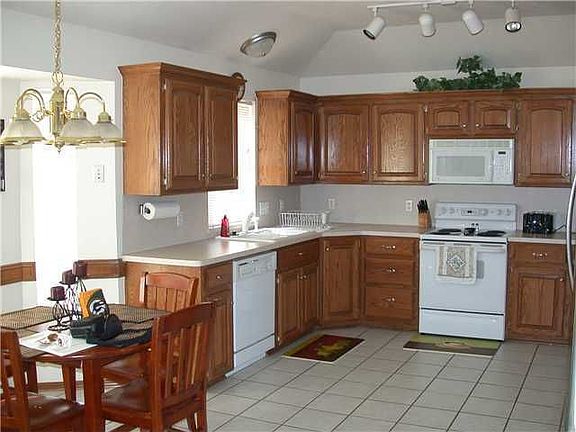 2nd image of 400 Madison Place Dr