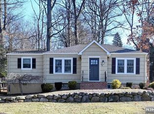 25 Forest Ave, Montvale, NJ 07645