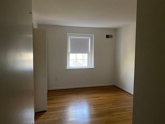 5th image of 3109 Juniper Ln