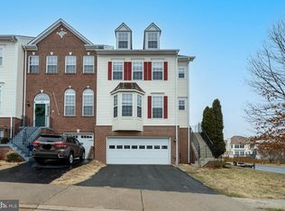 696 McLeary Sq SE, Leesburg, VA 20175