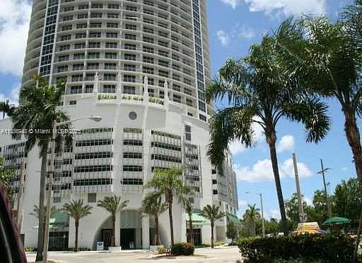 2nd image of 1750 N Bayshore Dr APT 1702