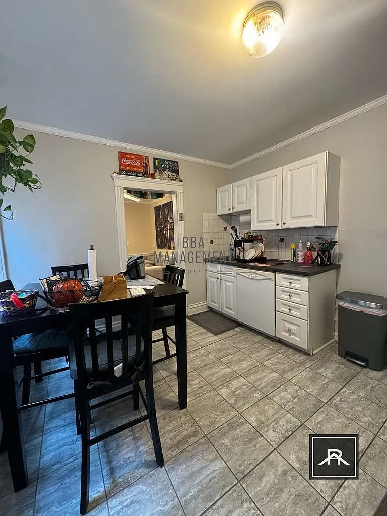 2 bed, 1.0 bath, 900 sqft, $2,900 — Photo 1