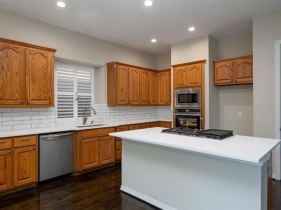 4th image of 2724 Crystal Falls Dr