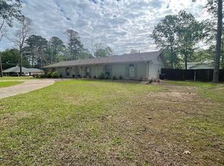 108 Azalea Dr, Forest, MS 39074