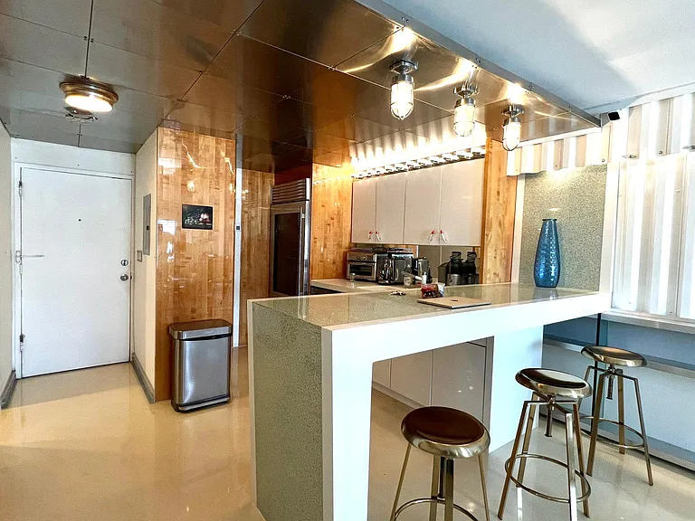 1000 Michigan Ave #401 — Photo 6