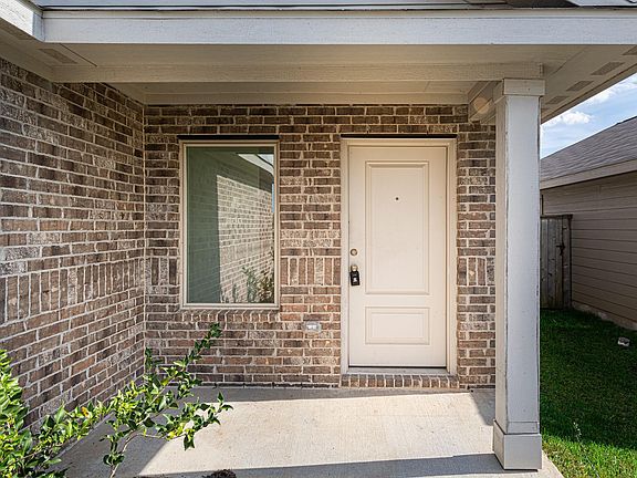 3rd image of 2430 Ridge Oak Dr