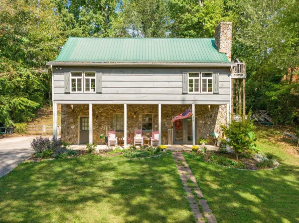 716 Regent Ct, Maryville, TN 37803