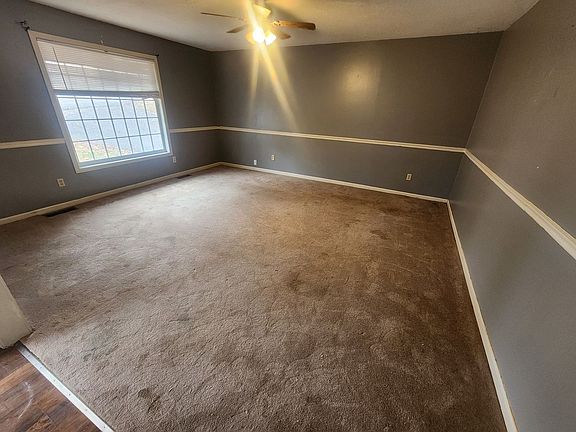 3rd image of 906 Edward St #B