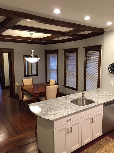 Gorgeous, spacious kitchen ideal for cooks and those who enjoy entertaining