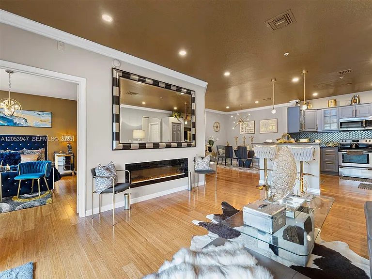 4402 SW 160th Ave #911 — Photo 3