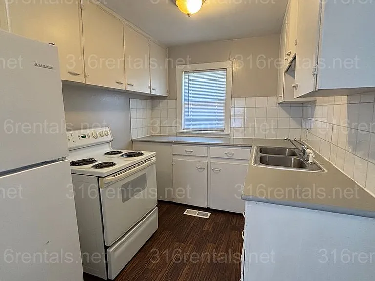 106 S Arthur St — Photo 7