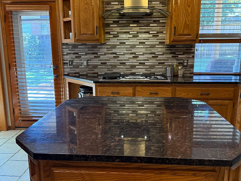 2724 Ashehollow Ln — Photo 8