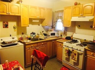 1643 E Main St FL 2ND, Bridgeport, CT 06608