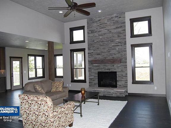 13' Ceiling in Family Room