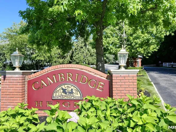 379 Cambridge Dr, Ramsey, NJ 07446