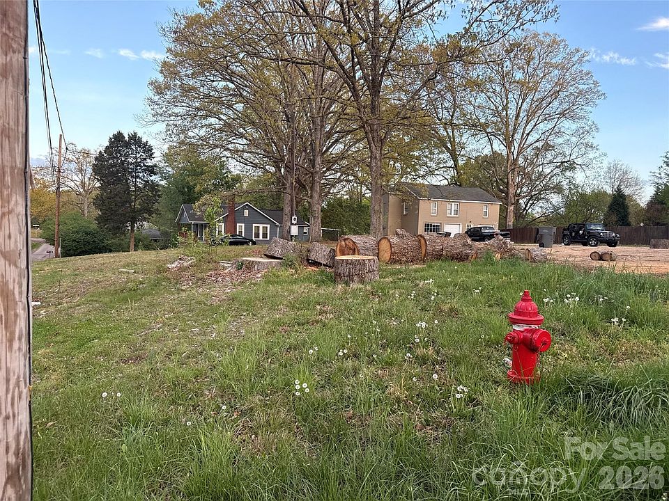 1st image of 1203 Oakwood Ave