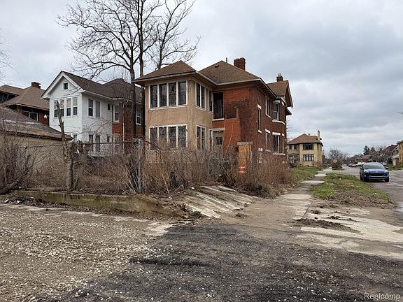 3rd image of 8788 Dexter Ave
