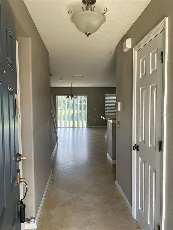 2 bed, 2.5 bath, 1386 sqft, $1,900 — Photo 4