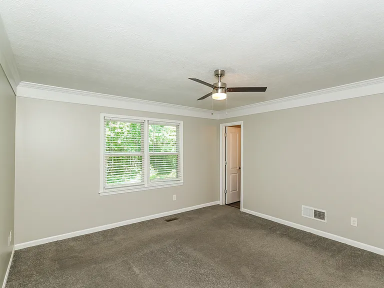 106 Mallard Dr — Photo 10