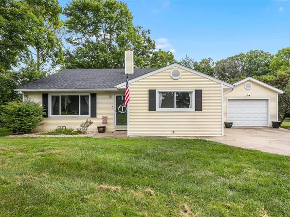 223 Glen Carbon Rd, Glen Carbon, IL 62034