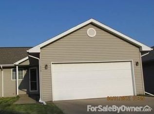 38 Jema Ct, Iowa City, IA 52246