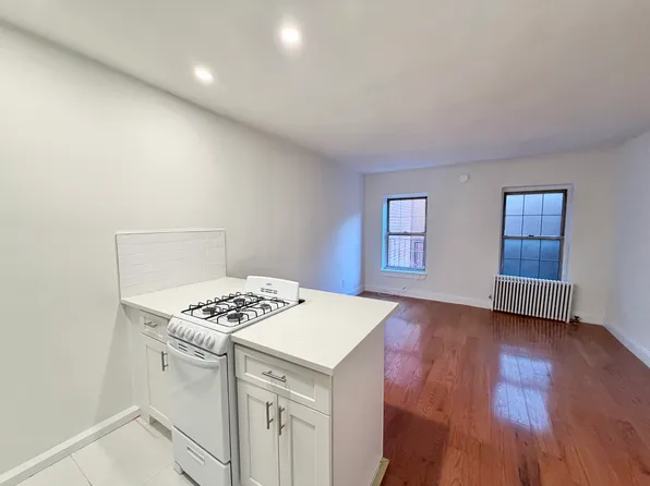 1594 3rd Avenue image 5 of 8